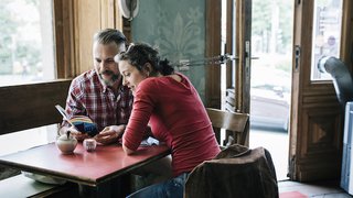 Aging and vision loss: How to spot the two main culprits