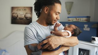 10 tips for handling and holding a newborn