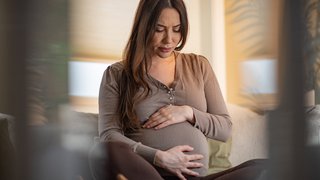 Congenital syphilis is on the rise: What pregnant women need to know