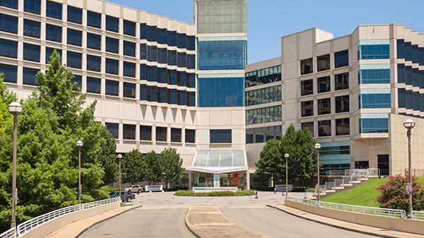 Seay Biomedical Building (Simmons Cancer Center)