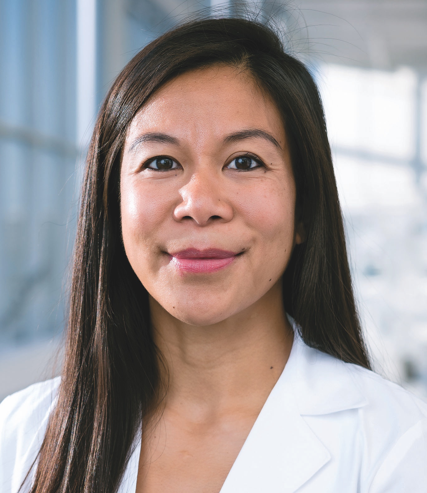 Dr. Rina Mauricio