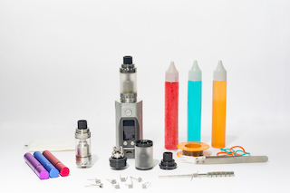 Different vaping options and tools