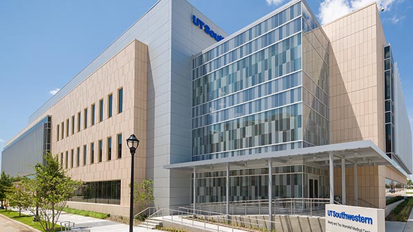 UT Southwestern Monty and Tex Moncrief Medical Center at Fort Worth exterior